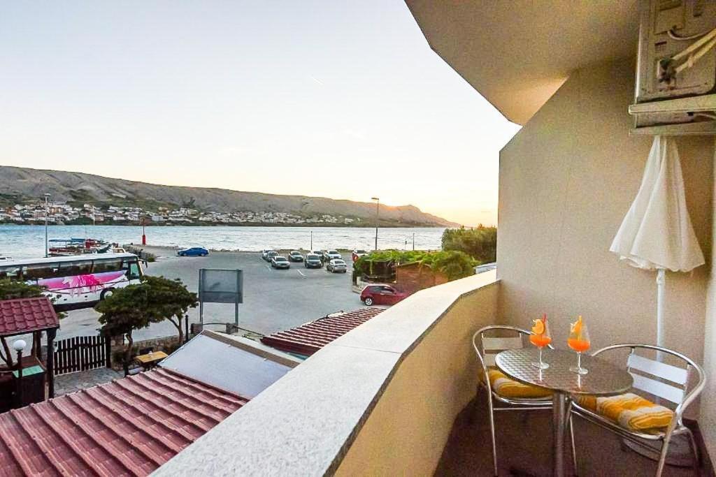 Apartmani "Jadran" パグ エクステリア 写真