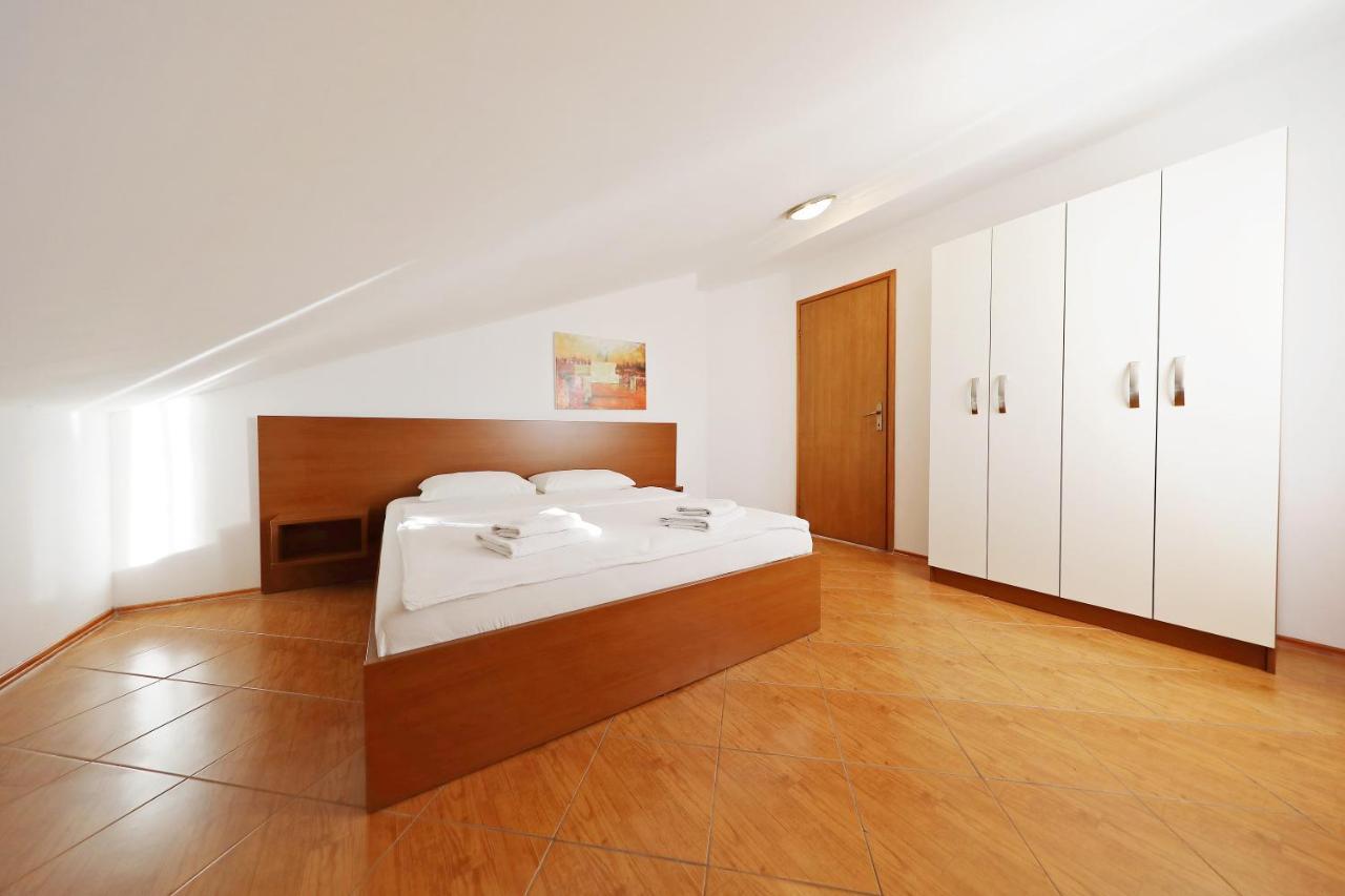 Apartmani "Jadran" パグ エクステリア 写真