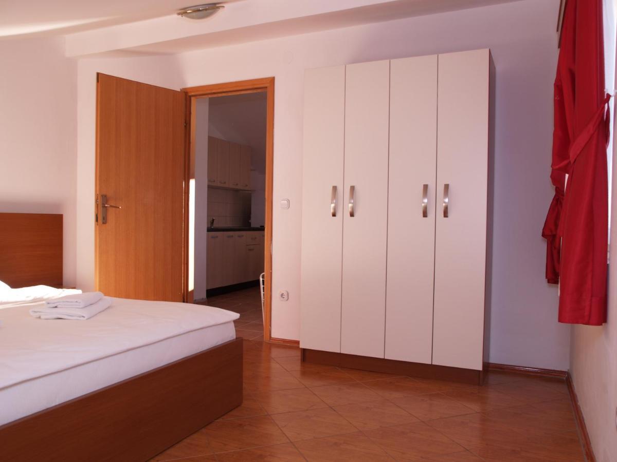 Apartmani "Jadran" パグ エクステリア 写真