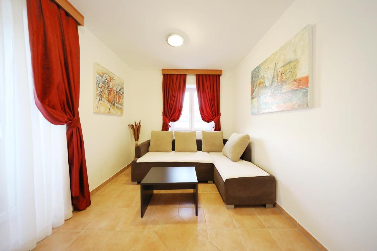 Apartmani "Jadran" パグ エクステリア 写真