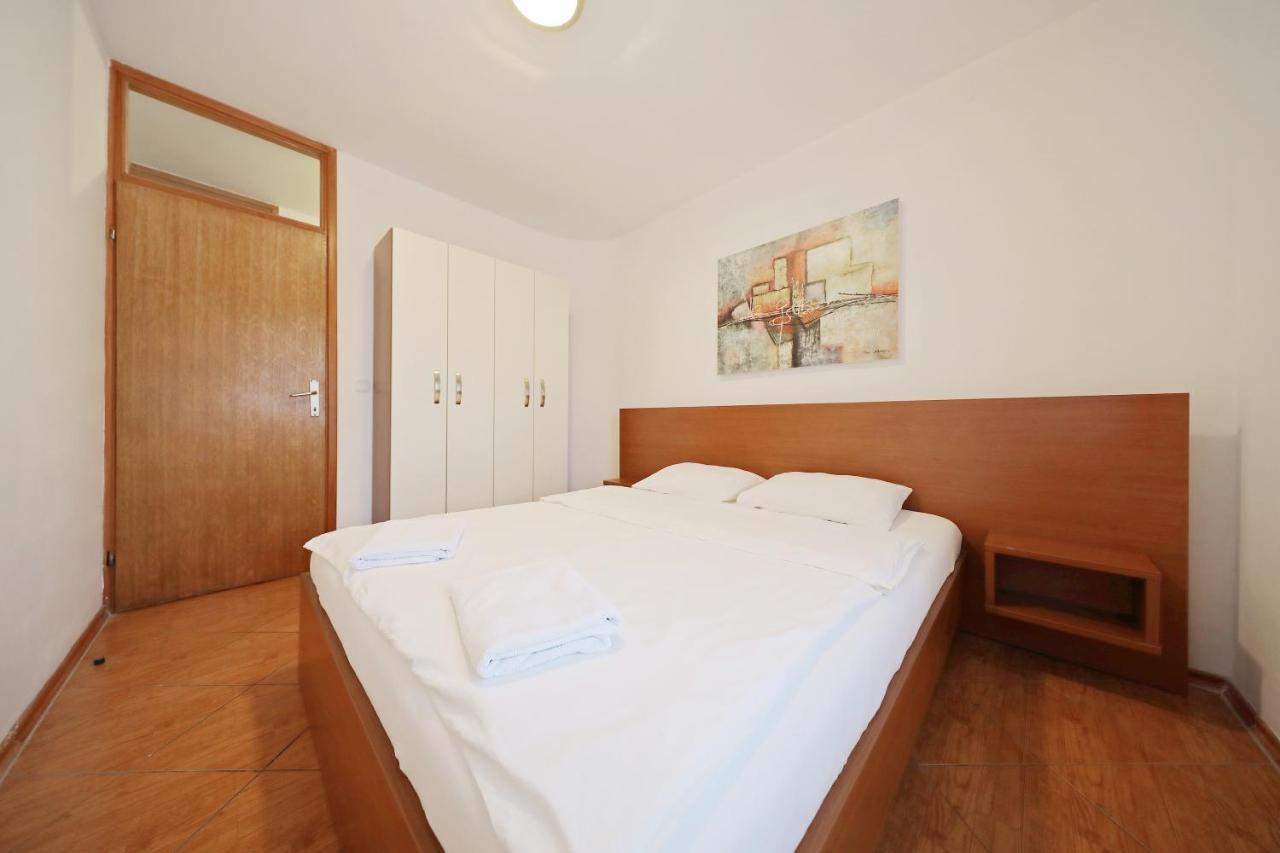Apartmani "Jadran" パグ エクステリア 写真