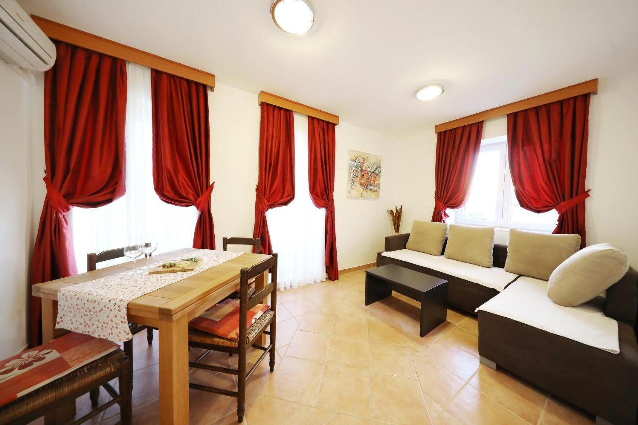 Apartmani "Jadran" パグ エクステリア 写真