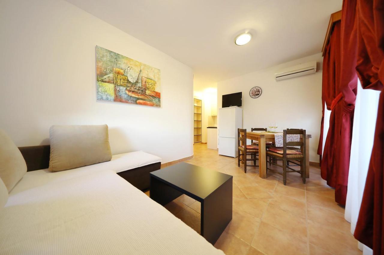 Apartmani "Jadran" パグ エクステリア 写真