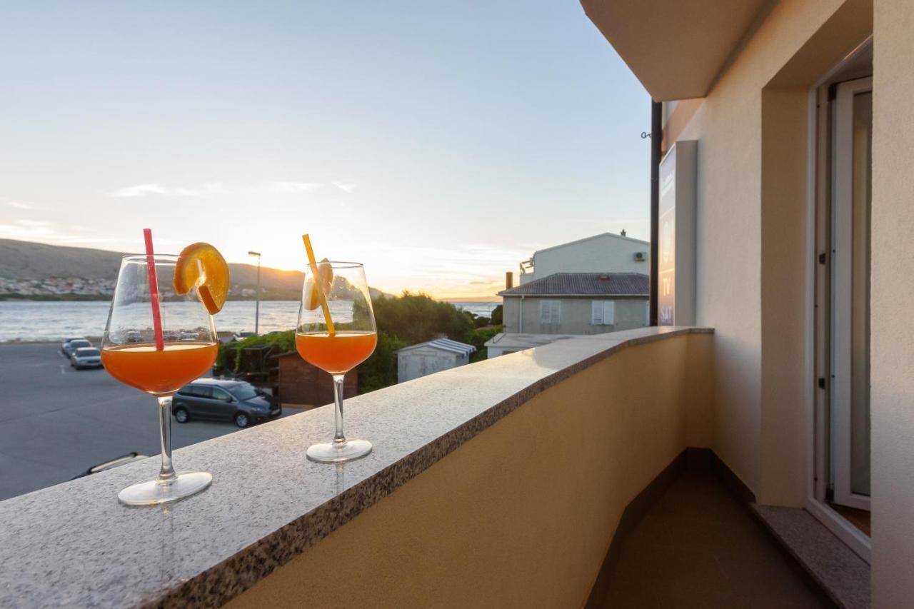 Apartmani "Jadran" パグ エクステリア 写真