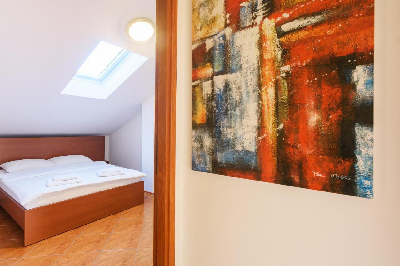 Apartmani "Jadran" パグ エクステリア 写真
