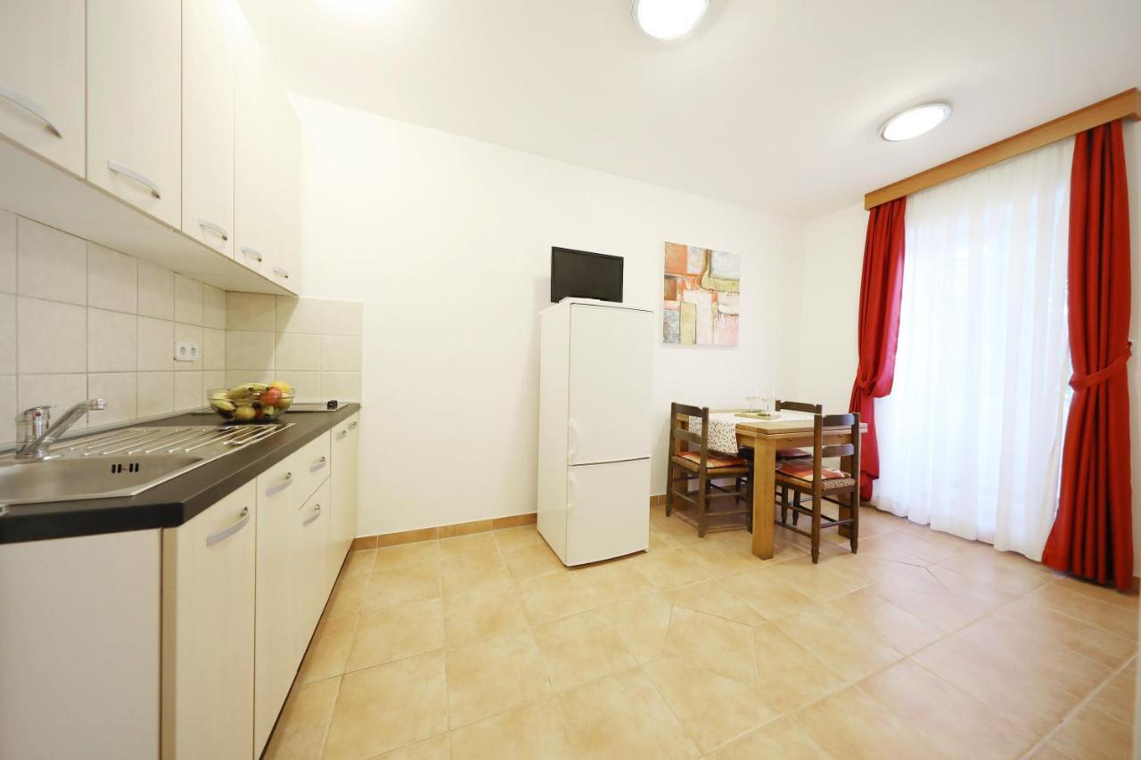 Apartmani "Jadran" パグ エクステリア 写真