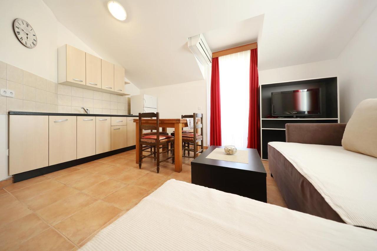 Apartmani "Jadran" パグ エクステリア 写真